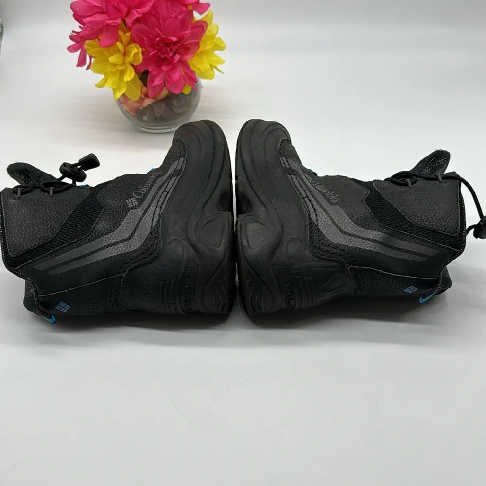 Columbia Black Blue Winter Boots Size 3 WRB6472D